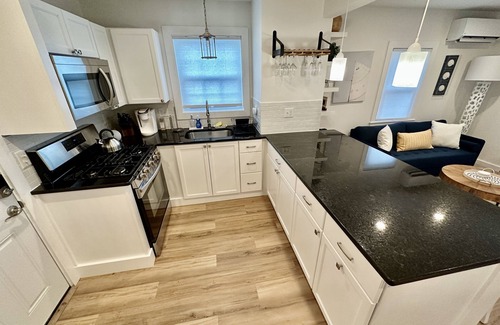 Vineyard Haven Cottage | Entire cottage, walk to/from ferry & downtown, newly renovated, parking on site