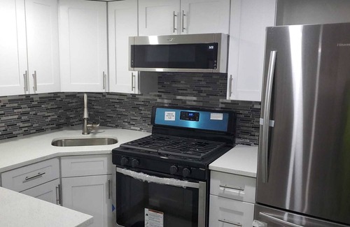 Queens House | Entire Cozy Home Away Apartment (Short Stay 3days message)