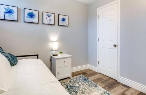 Beechmont House | Entire Duplex by convention center W/ RV Parking!