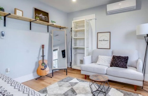 Beechmont House | Entire Duplex by convention center W/ RV Parking!