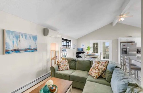 Hampton House | Entire Duplex - Family, Pet & Kid Friendly - River View Fire Pit - Backyard