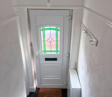 Middleton Apartment | Entire Family Home In Middleton