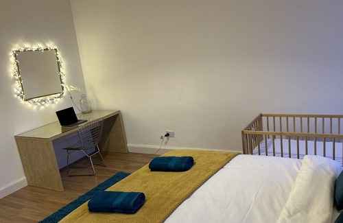 Falkirk Apartment | Entire flat| Central Scotland-Falkirk | Self-check-in | Pet Friendly