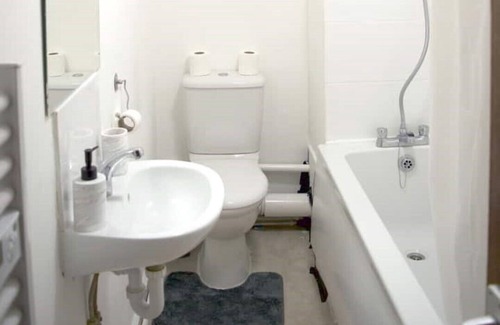 Poplar Apartment | Entire Flat in Canary Wharf