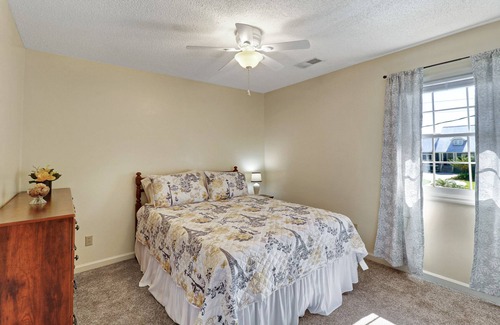 Olde Town Apartment | Entire guesthouse hosted by Jennifer 4 guests 2 bedrooms 2 beds 1 bath