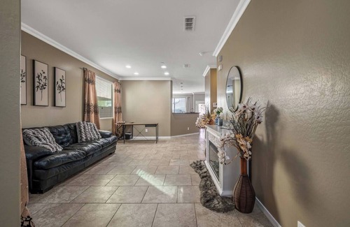 Avondale House | Entire Home 3 bedroom 2.5 bathroom in Avondale Arizona
