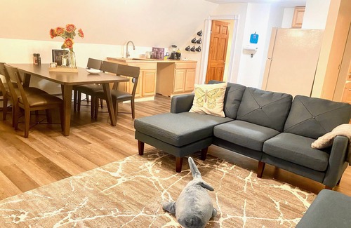 Quincy House | Entire Home - 30mins to everywhere Boston