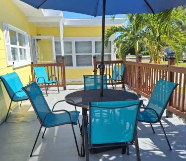 Kenneth City House | Entire Home 3BR 1BA Sleeps 6 St Pete, FL Spacious Private Backyard