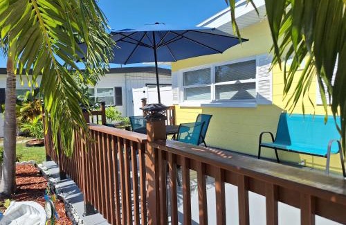 Kenneth City House | Entire Home 3BR 1BA Sleeps 6 St Pete, FL Spacious Private Backyard