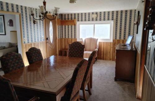Canandaigua Apartment | Entire Home - 4 Bedroom - Canandaigua - Steps Off Downtown - Walking distance to Restaurants, Shops, Breweries & Pubs