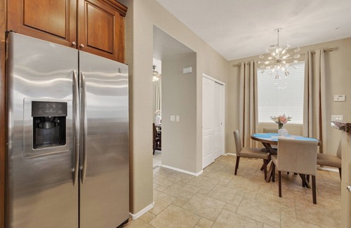 Avondale House | Entire Home Avondale 4 Bedroom 3 Bathroom