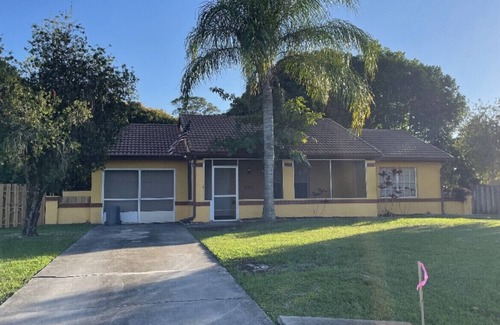 Port Saint Lucie House | Entire Home: Come Enjoy! Two bedroom Two bathroom !