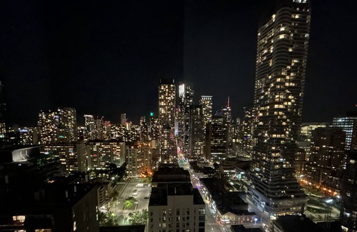 Bay Cloverhill Condo | Entire Home in downtown Toronto