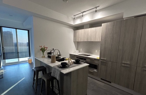 Bay Cloverhill Condo | Entire Home in downtown Toronto
