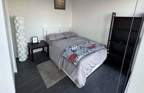 Bay Cloverhill Condo | Entire Home in downtown Toronto