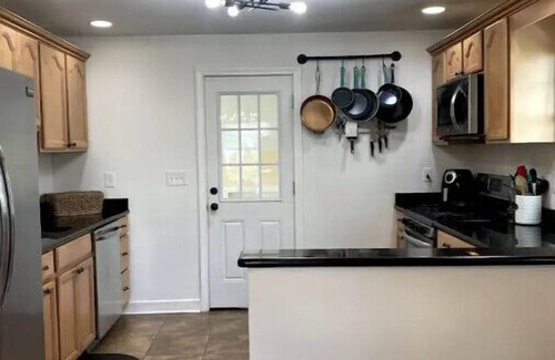 New Haven House | Entire Home in Hamden