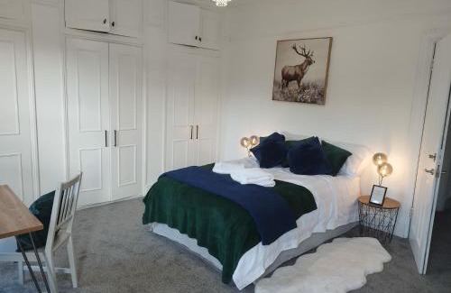 Balham House | Entire Home in London