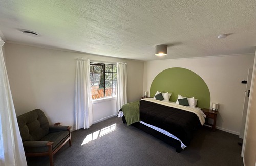 Dunedin House | Entire Home in Quiet Dunedin Suburb