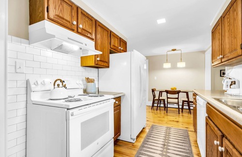 Southern Coast House | Entire Home in Sunny Saco + Gym