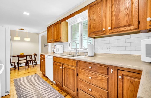Southern Coast House | Entire Home in Sunny Saco + Gym