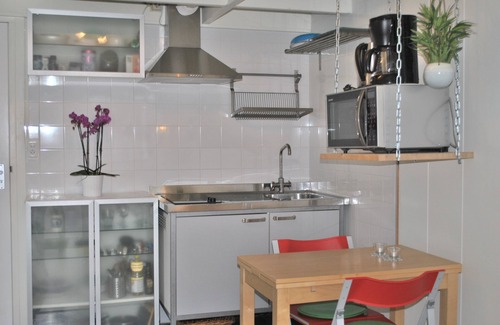 Noordwijk Ski Chalet | Entire Home. Light, cosy & comfy Chalet. Located 500m from the beach