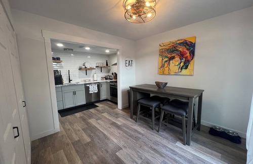 Wade Hampton House | Entire Home Minutes to Downtown
