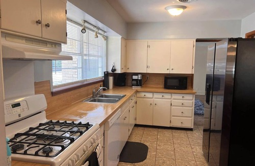 Norman House | Entire home, walking distance to OU