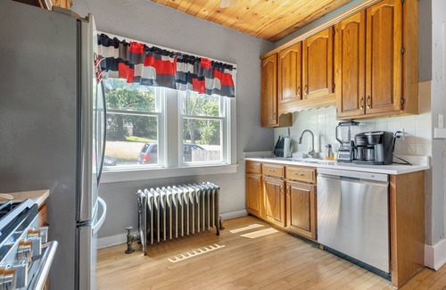 Glen Ellyn House | Entire house/4bd 1bath/Laundry/GlenEllyn/Lombard/Wheaton/FreeParking&WIFI