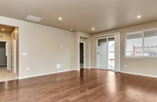 Commerce City House | Entire house, close to airport, family neighborhood, HUGE unfinished basement