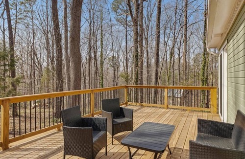 Cary House | Entire House - Elegant 3 bedroom, 2 bath ranch