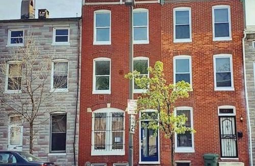 Downtown Baltimore Apartment | Entire House King Bed near Downtown Free Parking