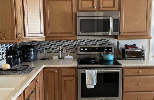 Fernandina House | Entire House Prime Location 3 Bedroom Villages Home near Brownwood
