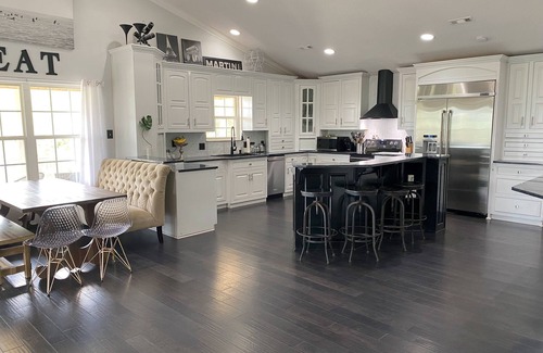 Karns House | Entire House - Top Of The World - Theater/Jacuzzi/Arcade