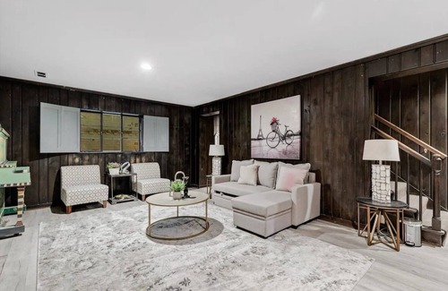 Bethesda House | Entire LUX Home in Bethesda
