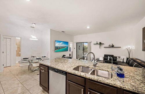 Pelican House | 🌴🥥🍹Entire Luxury Duplex With Gulf Access Canal View Saltwater Pool🌴🥥🍹