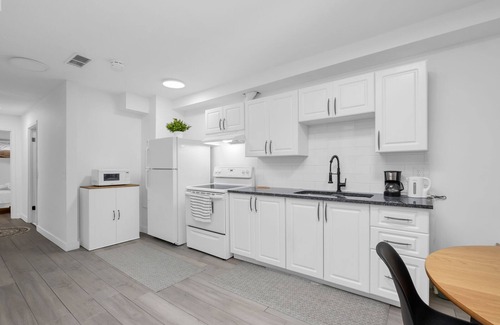 Forest Lawn House | Entire Luxury Guest Suite: Beautiful Oasis