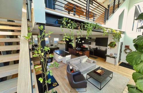 Villa Park House | Entire Luxury Home I Sleeps 8 I 10min To Downtown