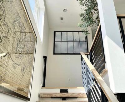 Villa Park House | Entire Luxury Home I Sleeps 8 I 10min To Downtown