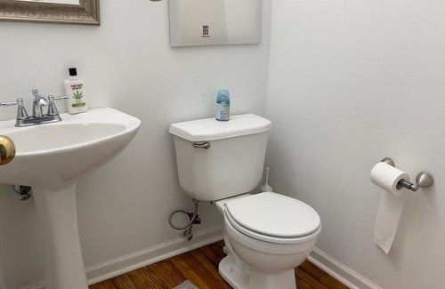 Olathe House | Entire Luxury Private Properties - With High 1Gig internet