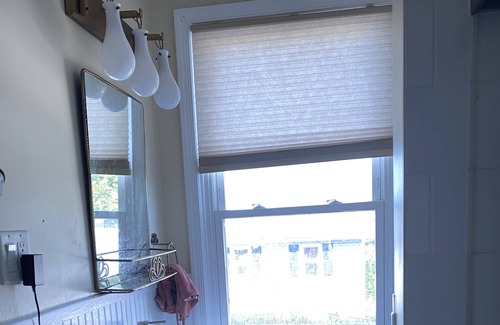 Manayunk House | Entire minimalism style 3 bedroom single house in bala cynwyd no cleaning fee