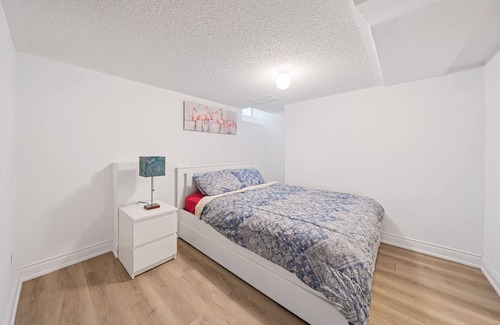 Richmond Hill House | Entire one bedroom Apartment in Richmond hill