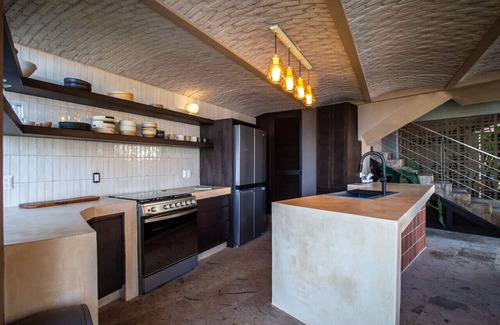 North End House | Entire Palmar · Stunning 4 BR Oceanfront Townhome, amazing views.