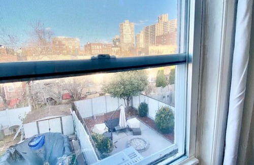 West New York House | Entire Place in West Ny, NJ(12 mints from NYcity