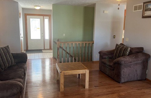 Lincoln House | Entire Premier Single House by 27th St & Pine Lake Rd, 14 Minutes to Downtown