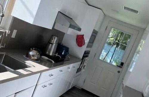 Canoga Park House | Entire private Luxury 1 Bedroom unit