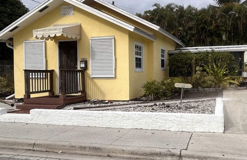 Lake Worth House | Entire Private HomenNew Discounted Rates for 2025-2026 Season