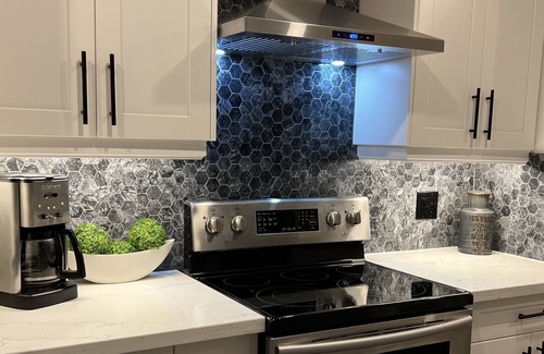 Burlington House | Entire Renovated house in Burlington On