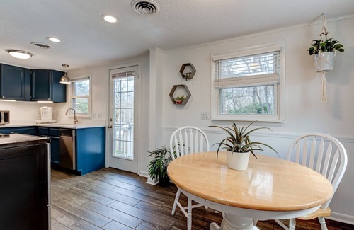 Avery Creek Cottage | Entire Residential Home - Arden, NC - Close to Sierra Nevada, Biltmore Park, I26
