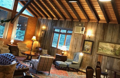 Allaben Resort | Entire Resort & Spa! (8 rooms/13 beds/26 ppl)