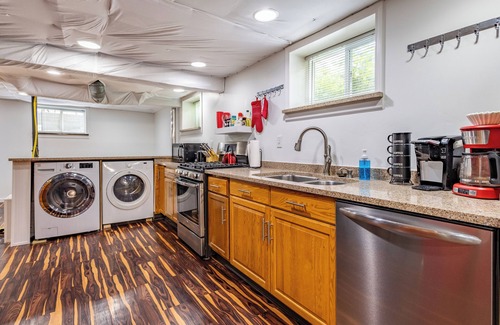 Green Bay Apartment | Entire Separate Basement Guest Studio~Lower Duplex in a house
